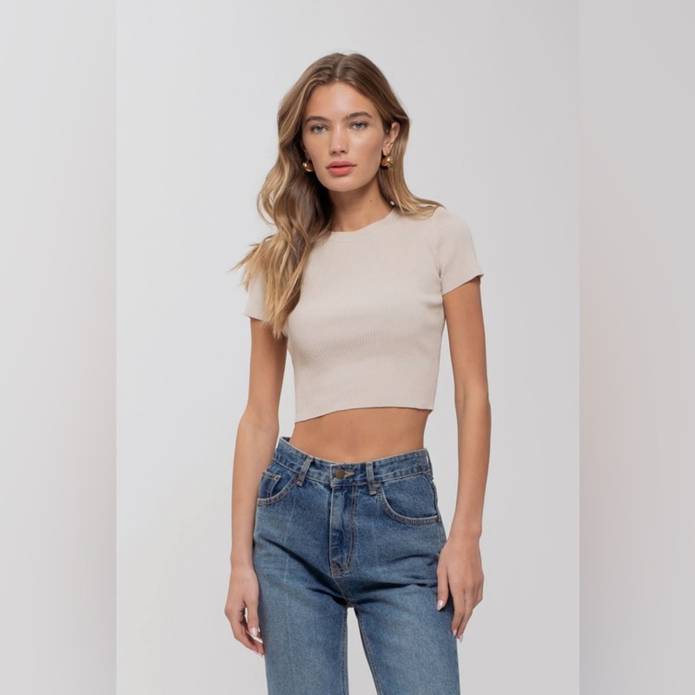 219B-BEIGE. Ribbed Sweater Crop Top
